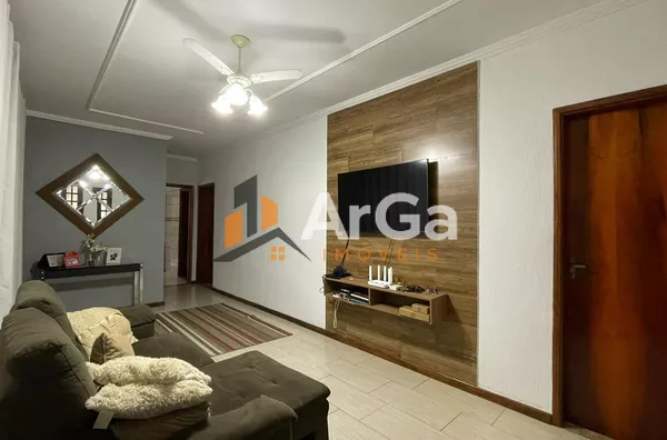 Ótimo imóvel à venda, com 2 dormitórios sendo um suíte, por R$ 390.000,00 na Cohab em Ourinhos - SP 