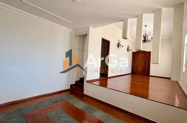 Excelente imóvel disponível para locação com 3 dormitórios sendo uma suíte com closet, por R$ 3.700,00/mês, ou Venda por R$ 800.000,00 no Jardim São Silvestre, em  Ourinhos- SP