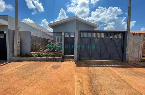 Casa com 2 dormitórios à venda, 70 m² por R$ 320.000,00 - Vila das Flores  - Chavantes/SP - Foto 1