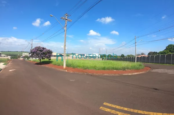 Excelente terreno de esquina à venda, com 540,96 m², no Condomínio Residencial  Ville de France em Ourinhos/SP, por R$ 320.000 - Foto 4