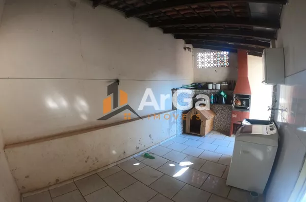 Churrasqueira e área de serviço