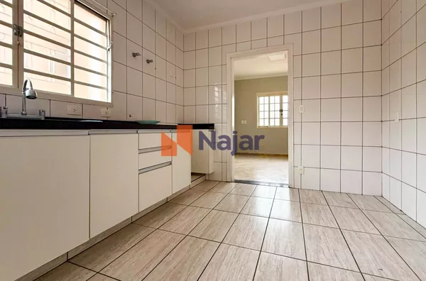 CASA NA VILA OLIVEIRA