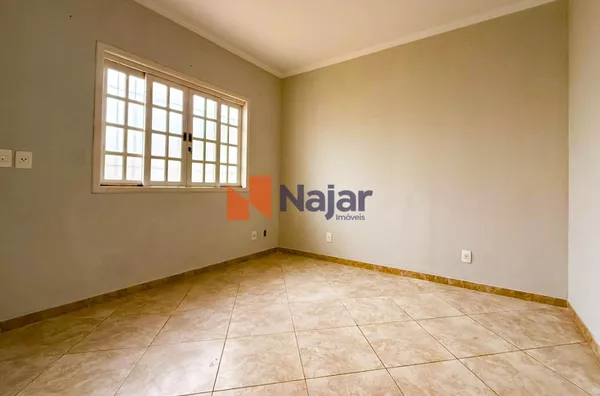 CASA NA VILA OLIVEIRA