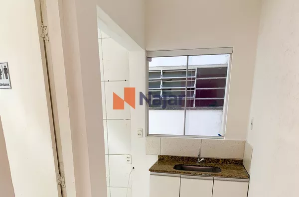 SALA COMERCIAL  NO CENTRO