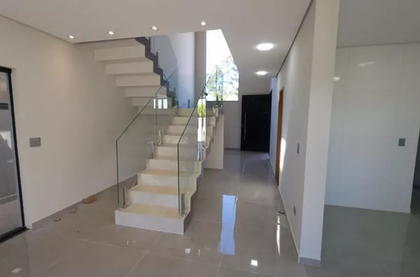 SOBRADO DE ALTO PADRÃO EM CONDOMÍNIO BAIRRO VILA OLIVEIRA (REAL PARK RESERVA) - Foto 3