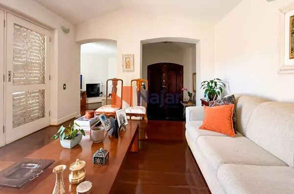 CASA RESIDENCIAL NA VILA OLIVEIRA