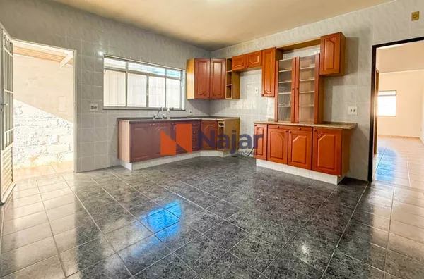 CASA RESIDENCIAL NA VILA SUISSA
