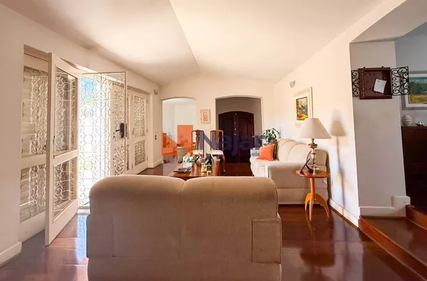 CASA RESIDENCIAL NA VILA OLIVEIRA