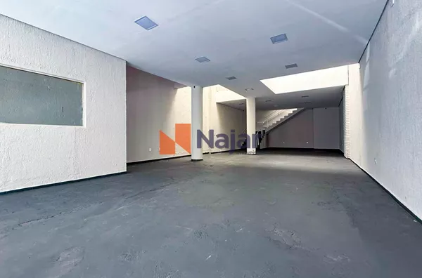 PREDIO COMERCIAL NO CENTRO