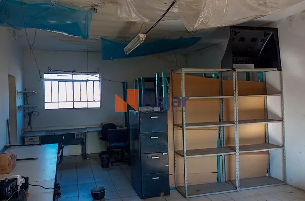 SALÃO COMERCIAL COM CASA NOS FUNDOS NO MOGI MODERNO - Foto 2