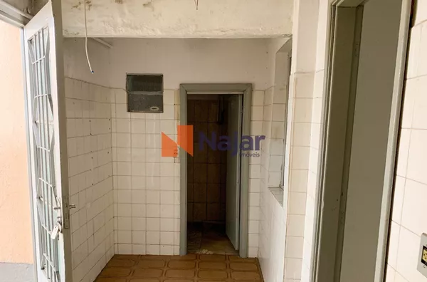 CASA RESIDENCIAL NO CENTRO - Foto 2
