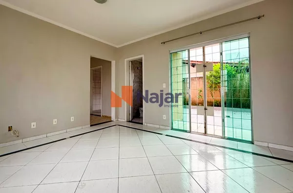 CASA NA VILA OLIVEIRA