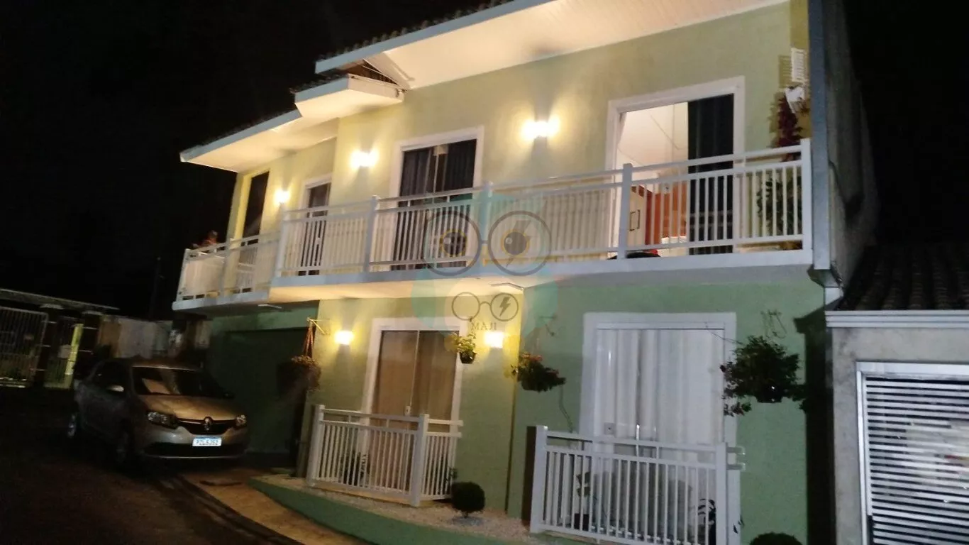 Sobrado para venda, 5 quarto(s),  Araucária, Curitiba - SO396
