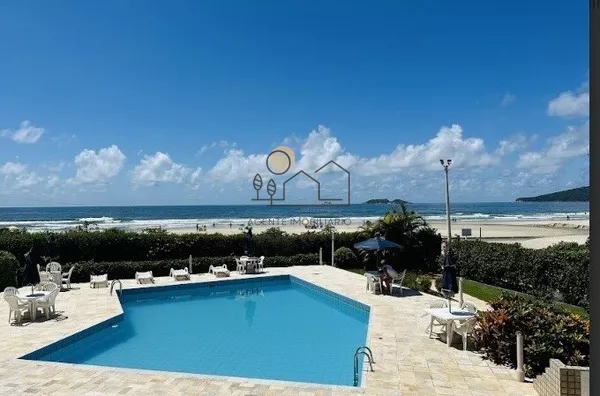 Imagine acordar todos os dias com uma vista deslumbrante do mar, a poucos passos da areia e do som das ondas. Este apartamento pé na areia na Praia dos Ingleses é a oportunidade que você esperava para viver com conforto e contato direto com a natureza! - Foto 2