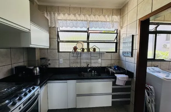 Imagine acordar todos os dias com uma vista deslumbrante do mar, a poucos passos da areia e do som das ondas. Este apartamento pé na areia na Praia dos Ingleses é a oportunidade que você esperava para viver com conforto e contato direto com a natureza! - Foto 6