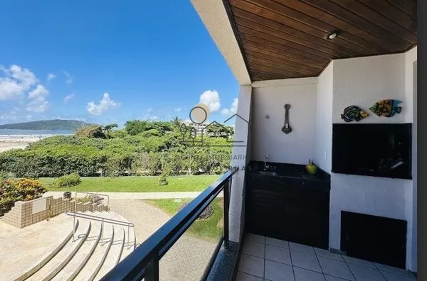 Imagine acordar todos os dias com uma vista deslumbrante do mar, a poucos passos da areia e do som das ondas. Este apartamento pé na areia na Praia dos Ingleses é a oportunidade que você esperava para viver com conforto e contato direto com a natureza! - Foto 4