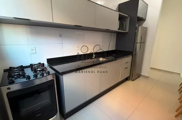 APARTAMENTO MOBILIADO COM 02 DORMITÓRIOS SENDO 01 SUITE COM SACADA- FRENTE RUA  -  PRAIA DOS INGLESES