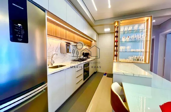 Apartamento com 3 dormitórios Ingleses, sendo 1 suíte, finamente mobiliado e pronto para morar-Praia dos Ingleses