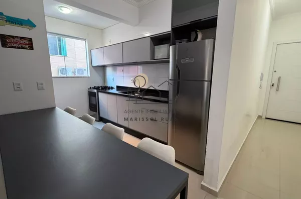 APARTAMENTO MOBILIADO COM 02 DORMITÓRIOS SENDO 01 SUITE COM SACADA- FRENTE RUA  -  PRAIA DOS INGLESES