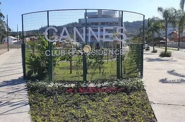 partamento mobiliado a venda, 02 quartos,sendo 01 Suíte- 200m do Mar -  Ingleses Norte