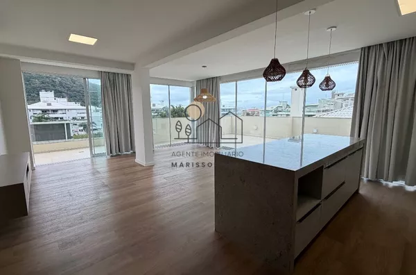 Cobertura Exclusiva a Poucos Passos do Mar — Praia dos Ingleses  IMÓVEL COM MATRÍCULA