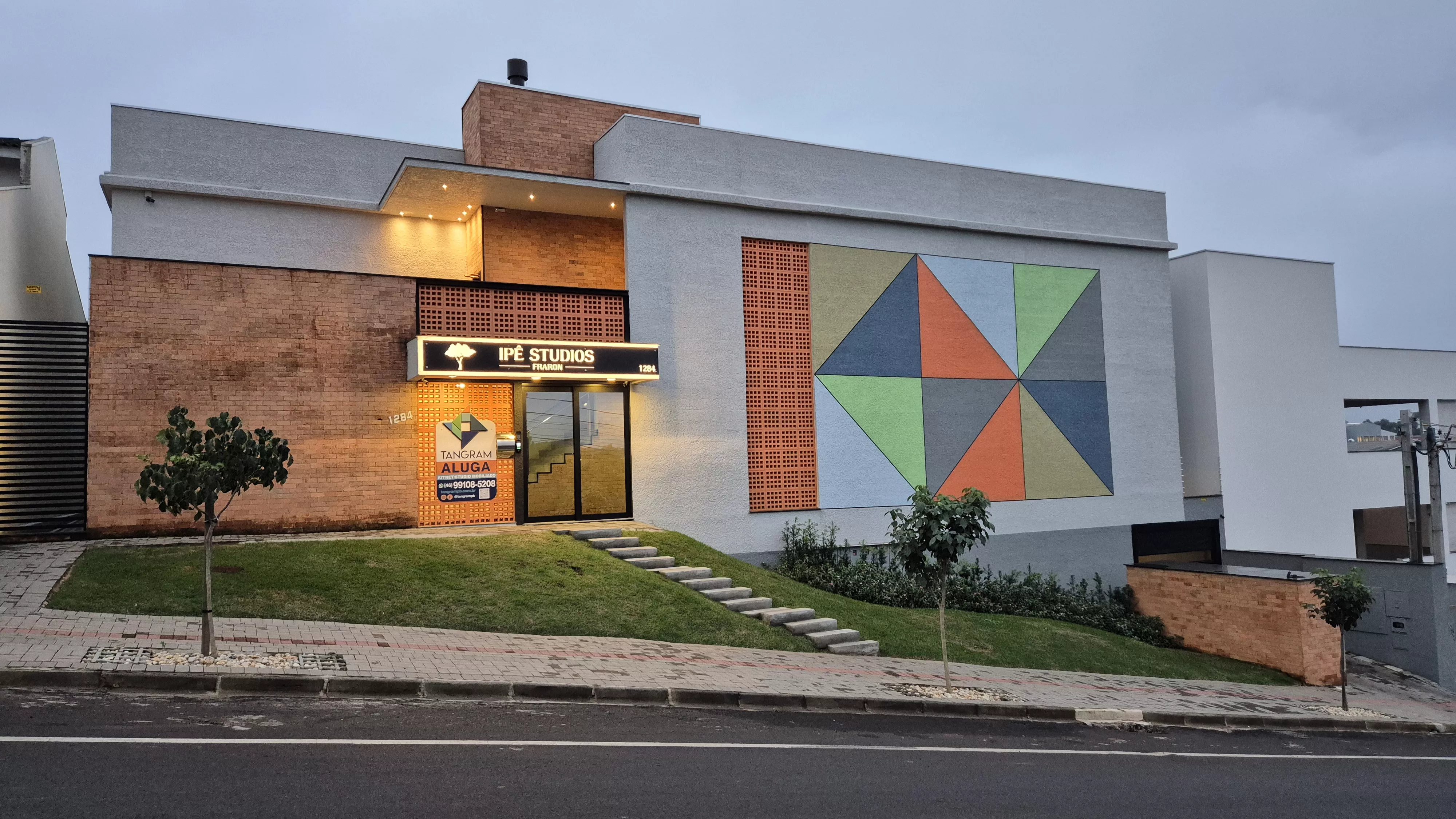 ED. IPÊ STUDIOS - FRARON