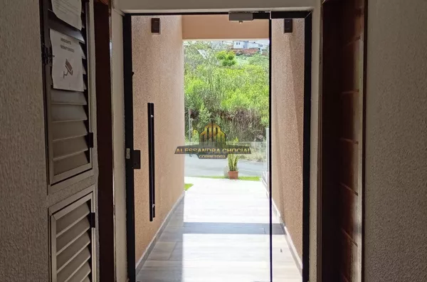Locação 2 quartos , sacada com churrasqueira, armários na cozinha, garagem próximo as faculdades 