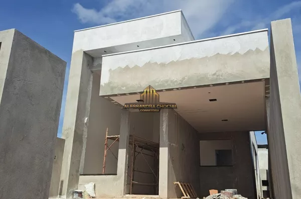 Casa  suíte + 2 quartos , edícula com 13 m2 descoberta com churrasqueira  , infraestrutura para instalação de piscina