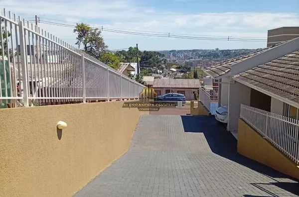 Casa em condomínio , 2 quartos , Cristo Rei , somente com seguro fiança