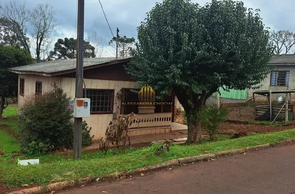 Terreno com casa de madeira antiga  ,  terreno com 15x39     585m, excelente para construir condomínio para venda ou locação 2 