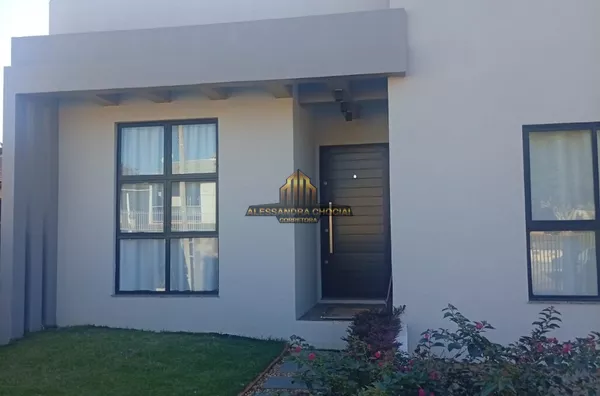 Casa locação suíte + 1 , cozinha com armários , garagem , jardim 