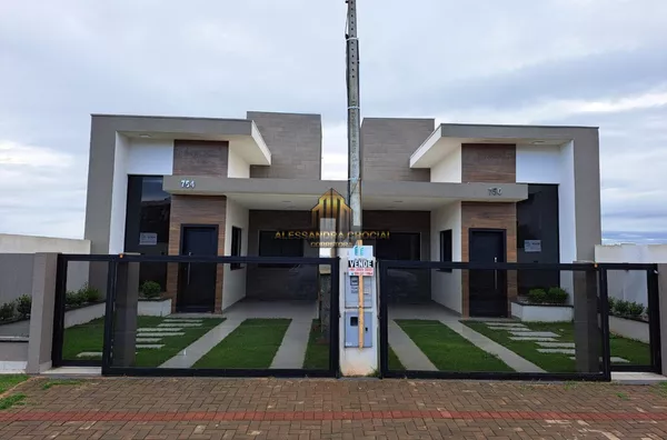 Casa NOVA , suíte +2  quartos  , churrasqueira  ,  área construída 107m2 