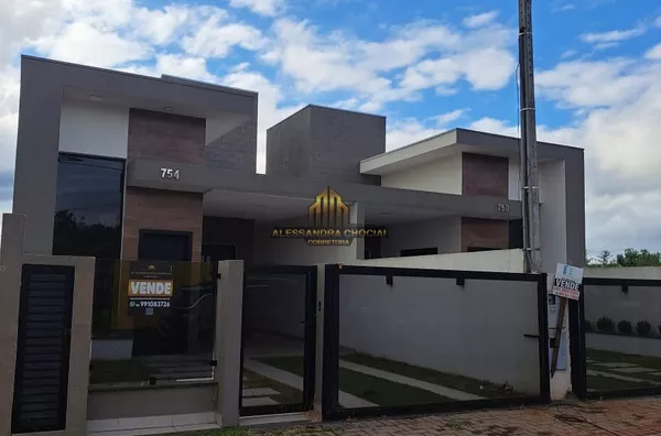 Casa NOVA , suíte +2  quartos  , churrasqueira  ,  área construída 107m2 