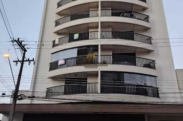 Apartamento para venda,  Centro, Pato Branco, frente para a rua , móveis embutidos ,suíte + 2 quartos , sacada com churrasqueira , garagem.