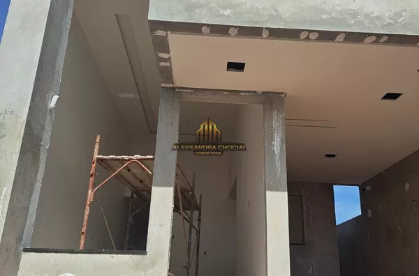 Casa  suíte + 2 quartos , edícula com 13 m2 descoberta com churrasqueira  , infraestrutura para instalação de piscina