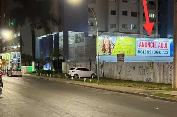 Águas Claras | Empena ao lado McDonalds Direita