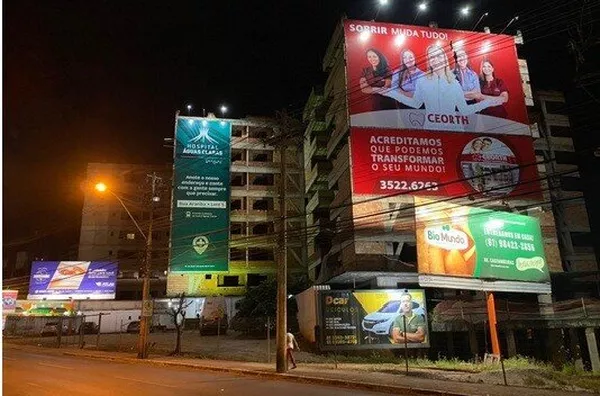 Águas Claras | Empena Av. Castanheiras Bloco B