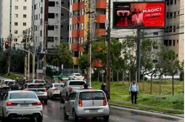 LED | Águas Claras av. Araucárias próximo sede Metrô