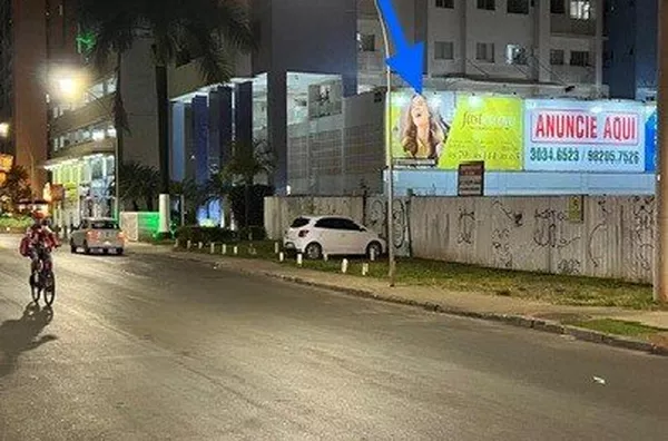 Águas Claras | Empena ao lado McDonalds Esquerda