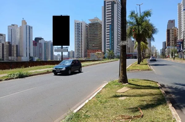 Frontlight vertical | acesso av. Araucárias