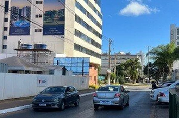Águas Claras | Empena acesso ao Pão de Açúcar Direita