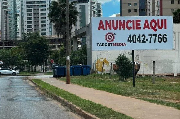 Minifront | Águas Claras acesso av. Araucárias