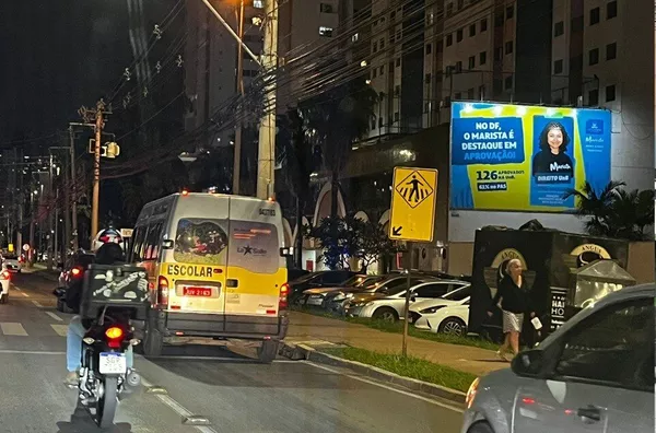 Águas Claras | Empena frente CIA Toy av. Castanheiras