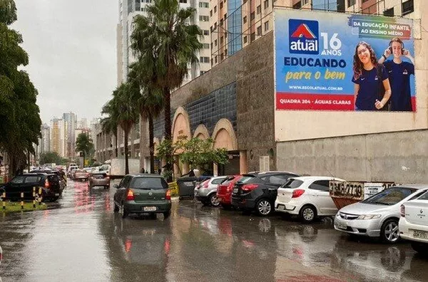 Águas Claras | Empena frente CIA Toy av. Castanheiras