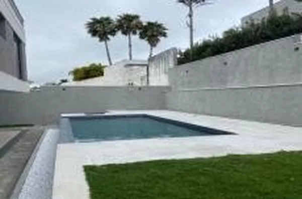 Casa para Venda em Santana de Parnaíba / SP no bairro Alphaville