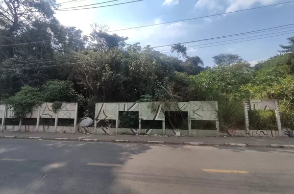 Terreno para Venda em Jandira / SP no bairro Vila Popi