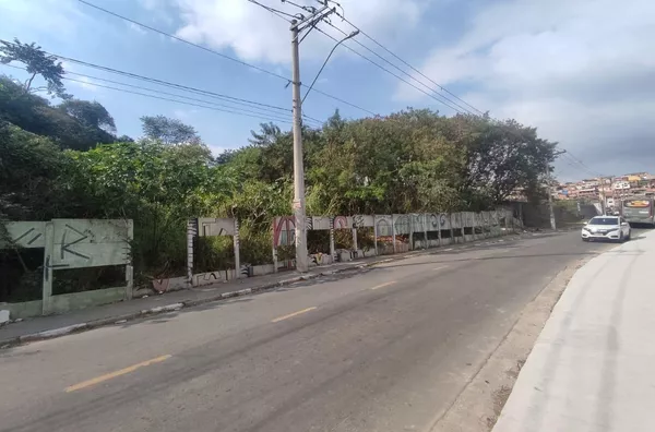 Terreno para Venda em Jandira / SP no bairro Vila Popi