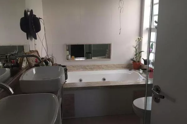 Casa para Venda em Santana de Parnaíba / SP no bairro Alphaville