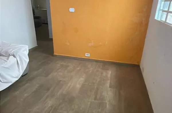 Casa para Venda em Carapicuíba / SP no bairro Vila Marcondes