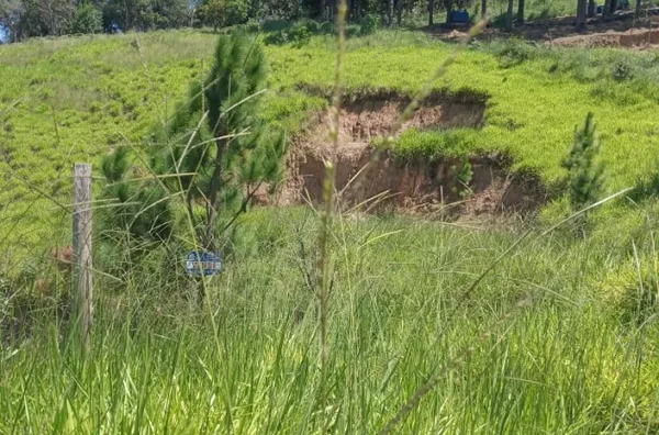 Terreno para Venda em Itapevi / SP no bairro Parque Mira Flores